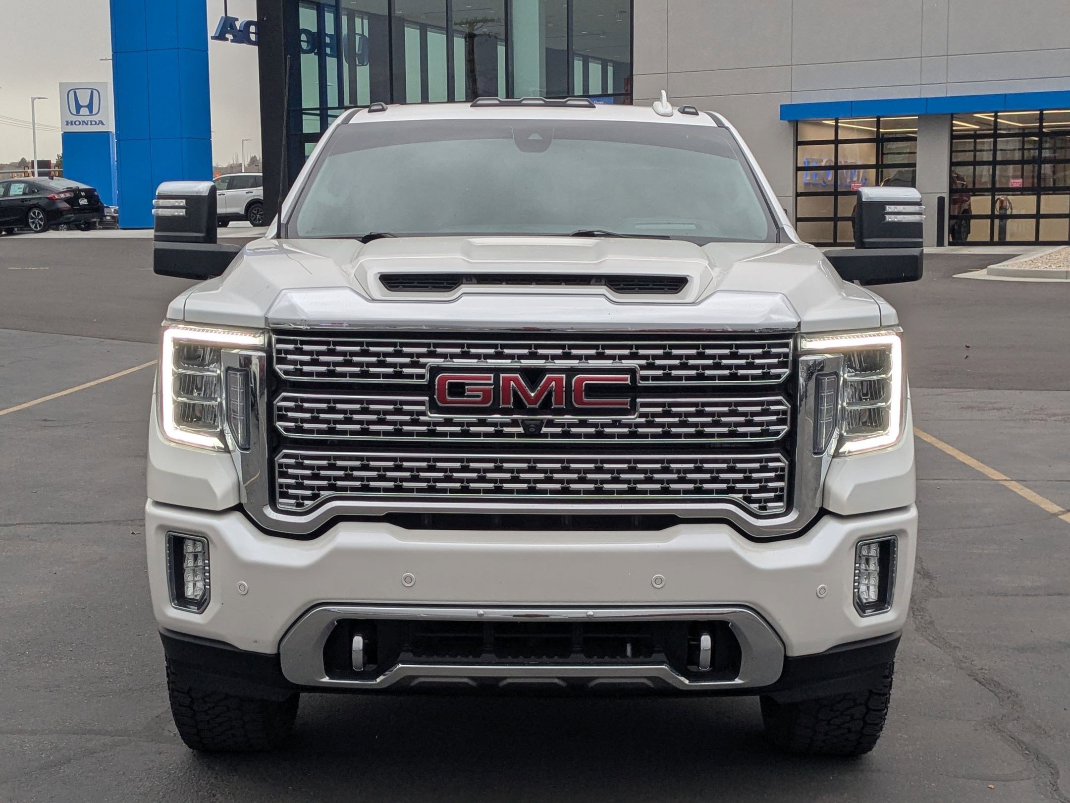 Used 2022 GMC Sierra 3500 Denali w/ Denali Ultimate Package image 9