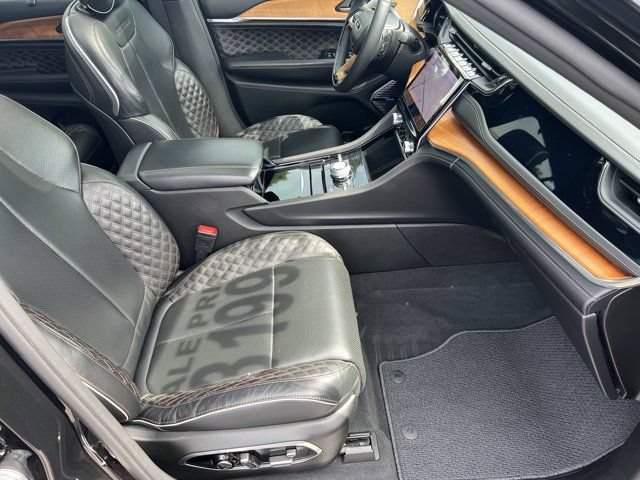 Used 2022 Jeep Grand Cherokee Summit AWD/4WD image 17