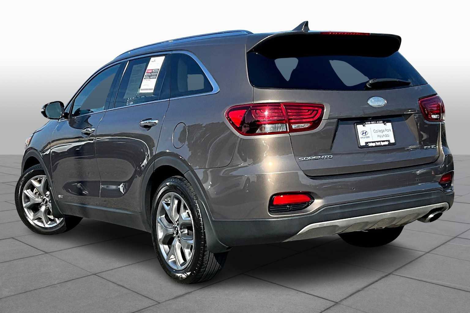 Used 2019 Kia Sorento EX image 11