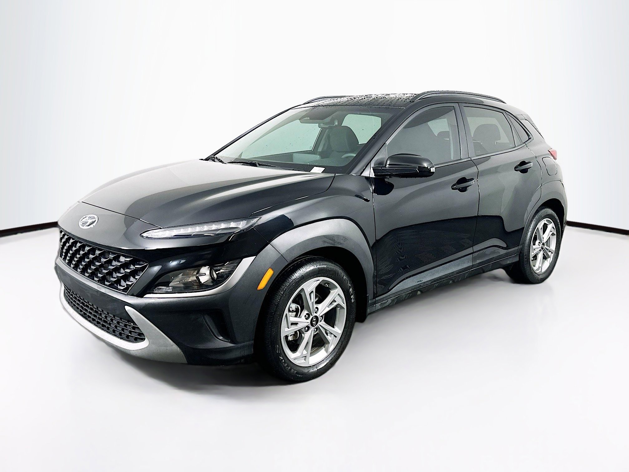 Used 2023 Hyundai Kona SEL w/ Convenience Package image 3