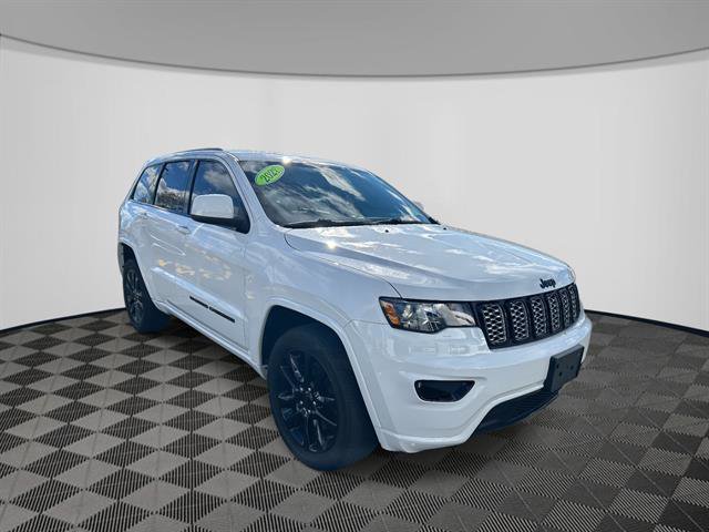 Certified 2022 Jeep Grand Cherokee Laredo X image 3
