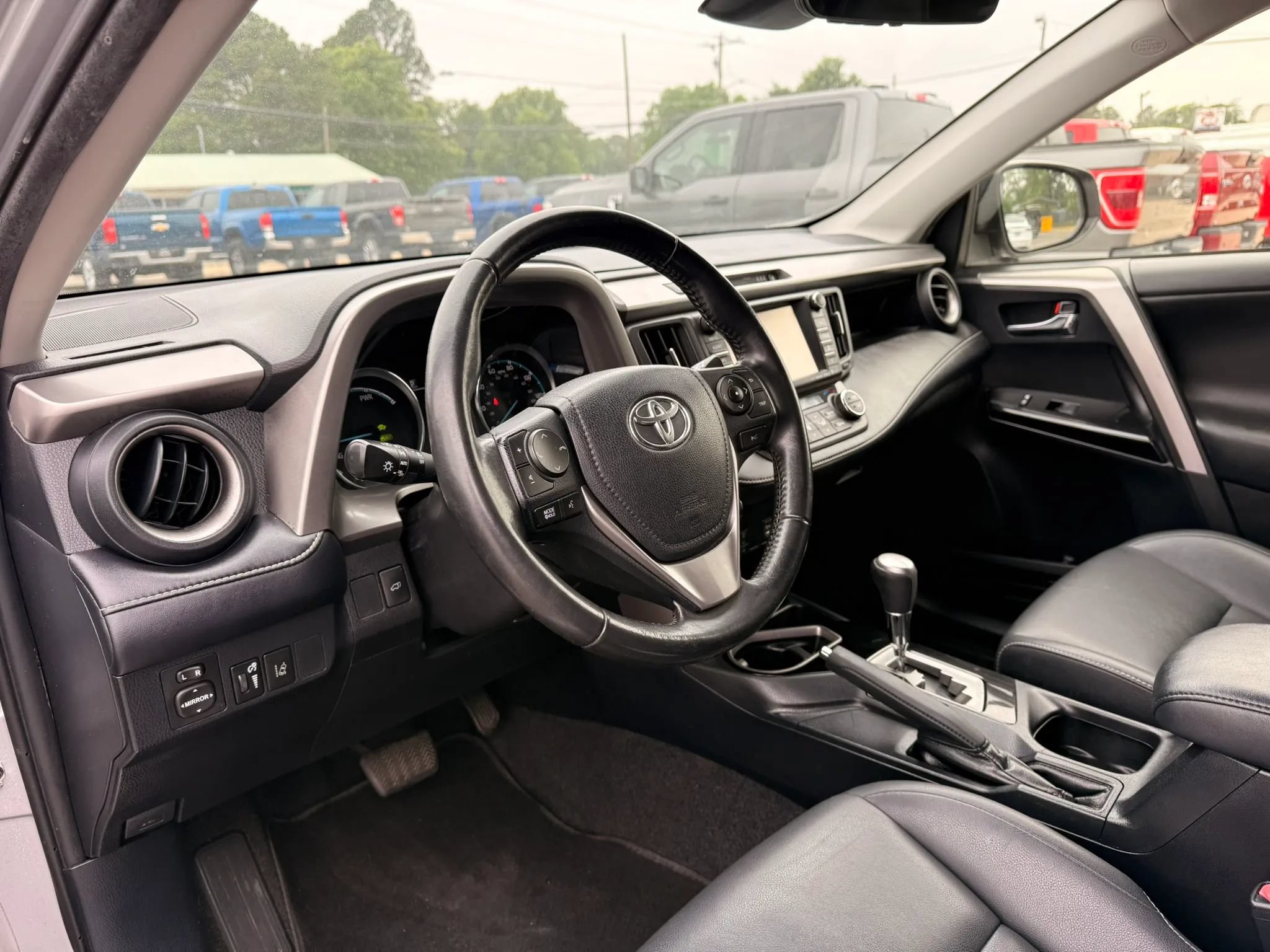 Used 2017 Toyota RAV4 Limited w/ Advanced Technology Package AWD/4WD image 11