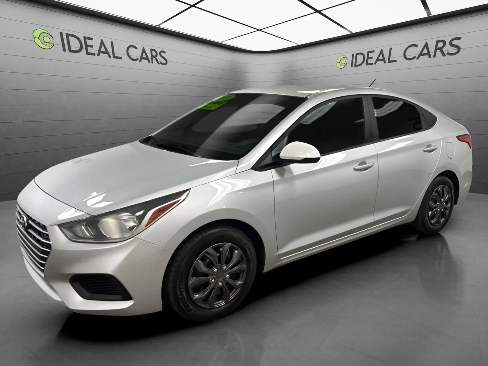 Used 2020 Hyundai Accent SE w/ Cargo Package FWD image 1