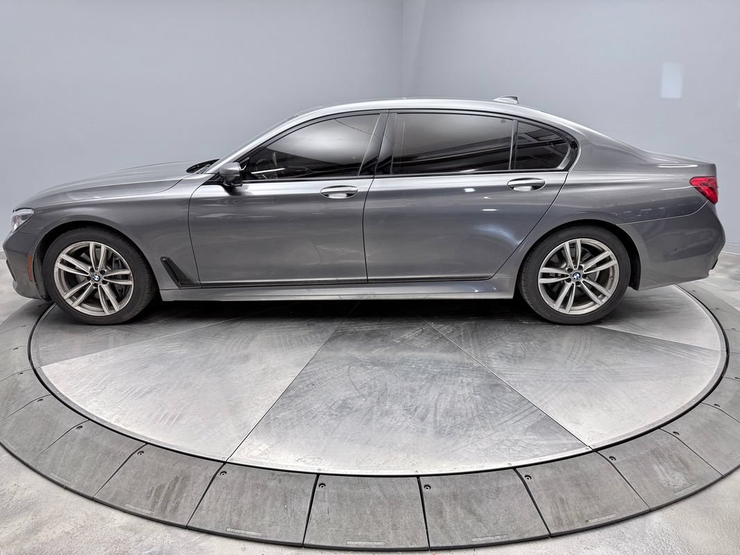 Used 2016 BMW 750i xDrive AWD/4WD image 8