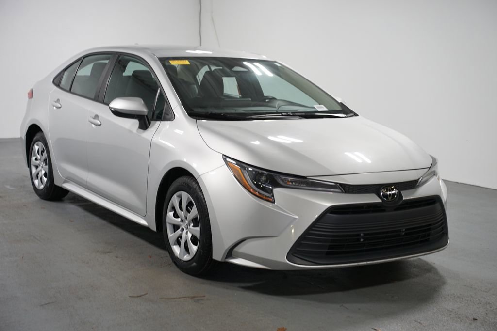 Certified 2024 Toyota Corolla LE image 3