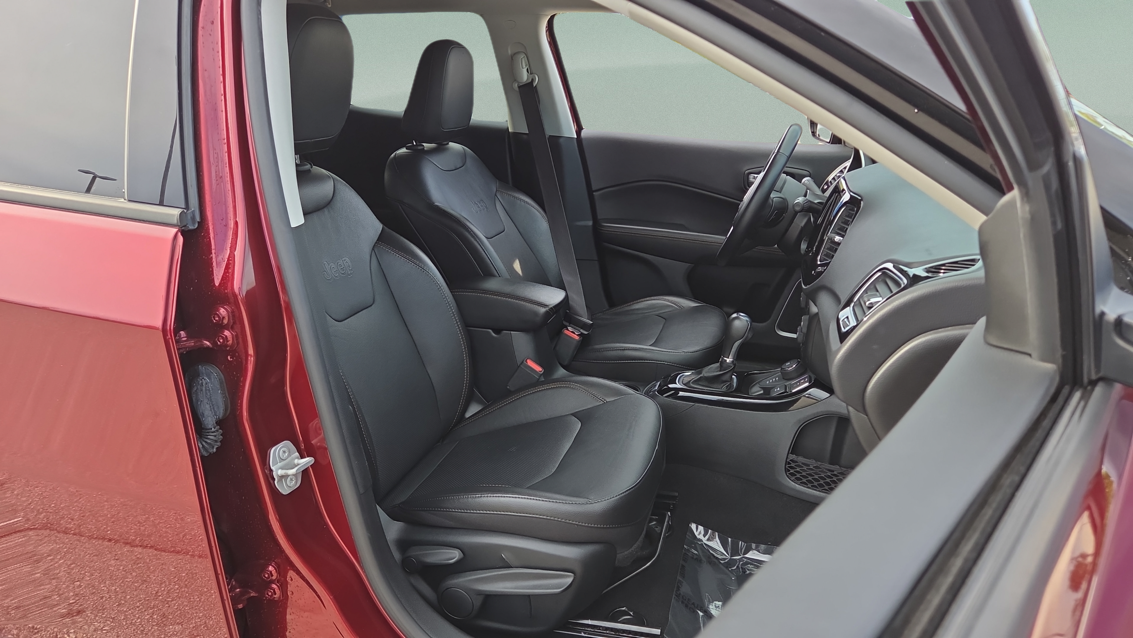 Used 2021 Jeep Compass Limited AWD/4WD image 17