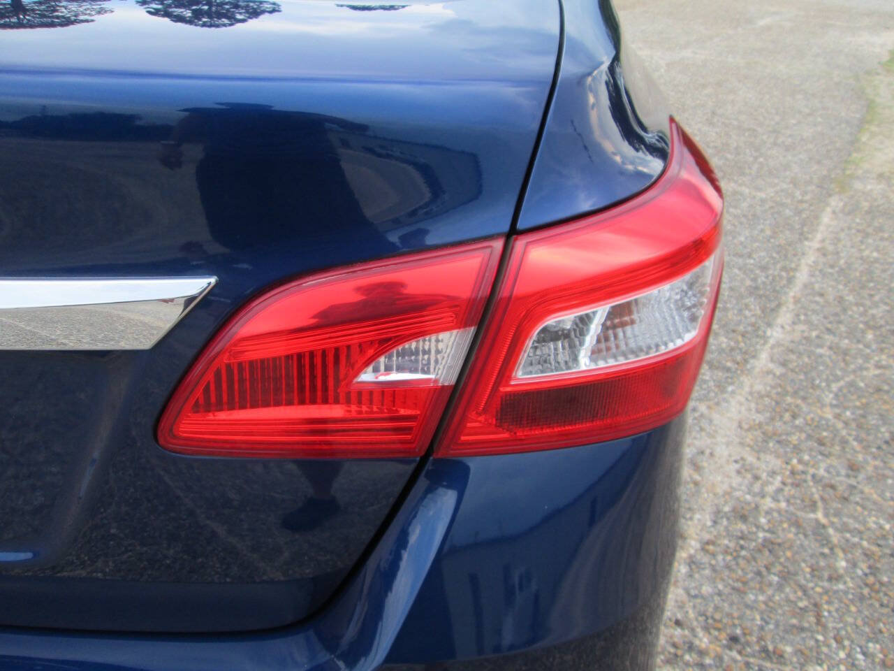 Used 2019 Nissan Sentra S FWD image 27