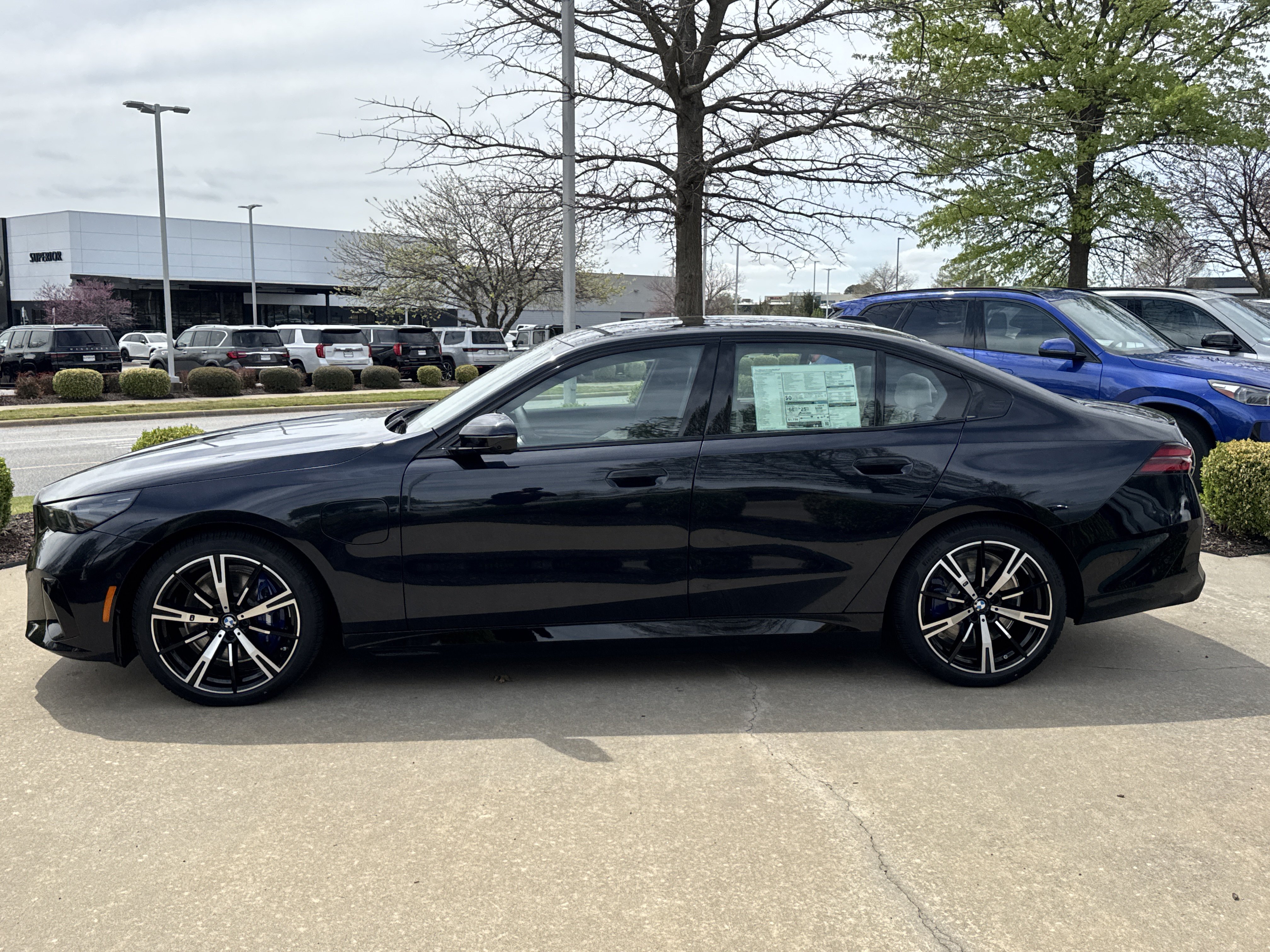 New 2026 BMW 550e xDrive w/ Executive Package AWD/4WD image 2