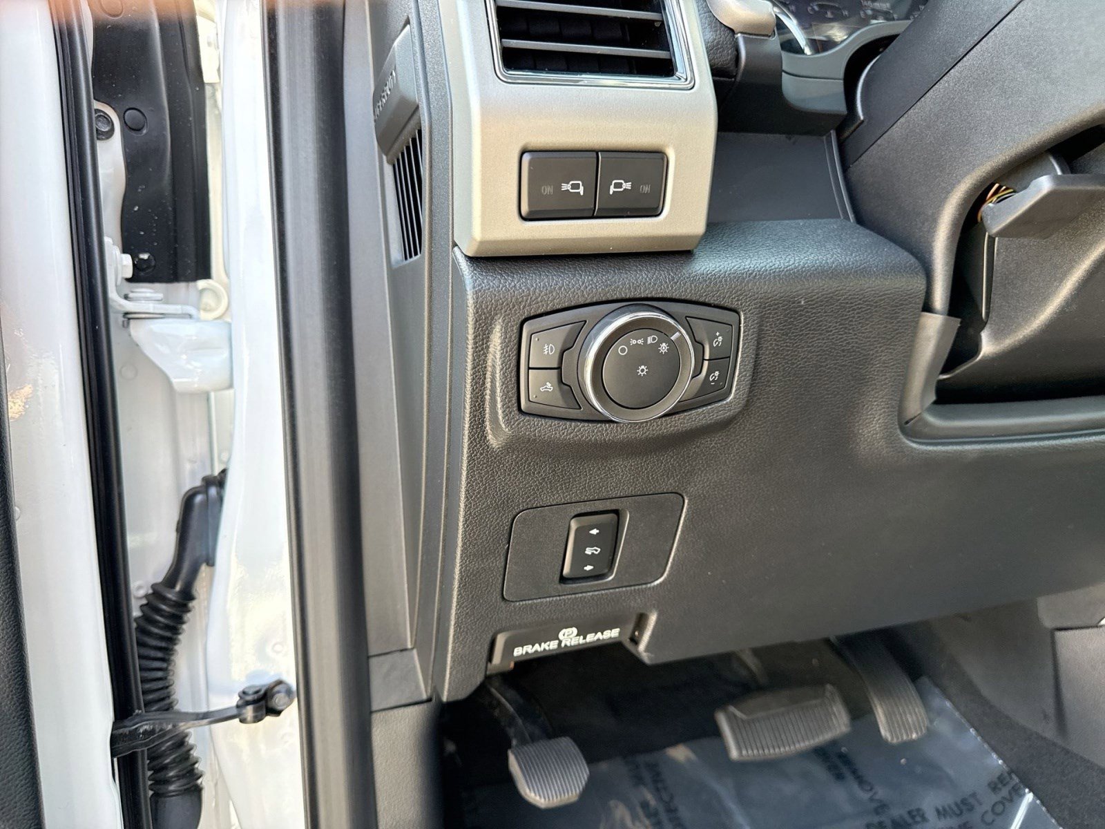 Used 2021 Ford F250 Lariat w/ Chrome Package image 23