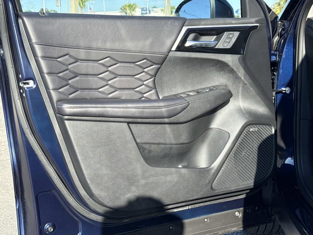 New 2025 Mitsubishi Outlander SEL image 18