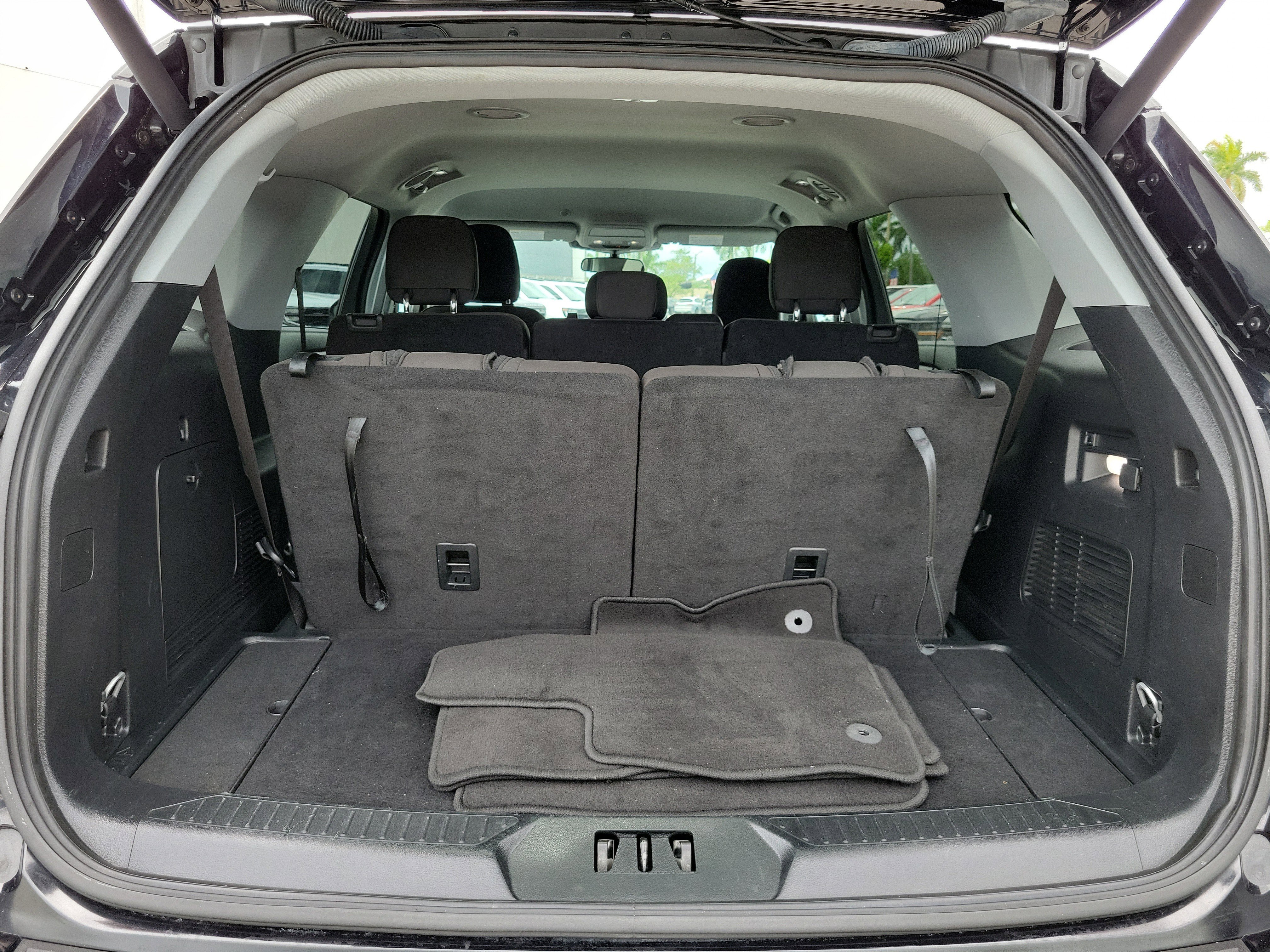 Used 2023 Ford Explorer XLT RWD image 15
