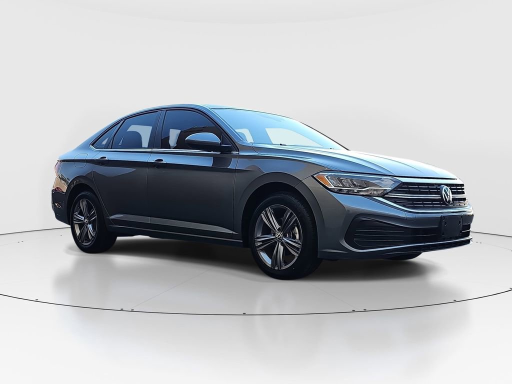 Used 2024 Volkswagen Jetta SE image 3