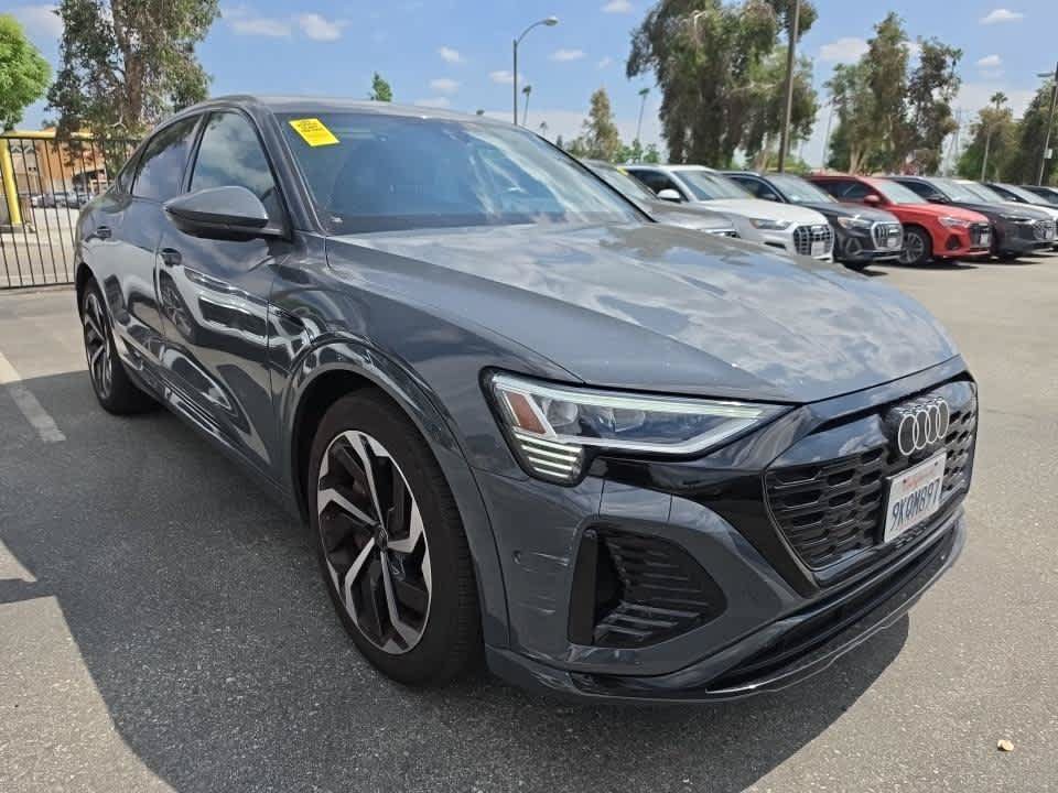 Used 2024 Audi Q8 e-tron Premium Plus AWD/4WD image 4