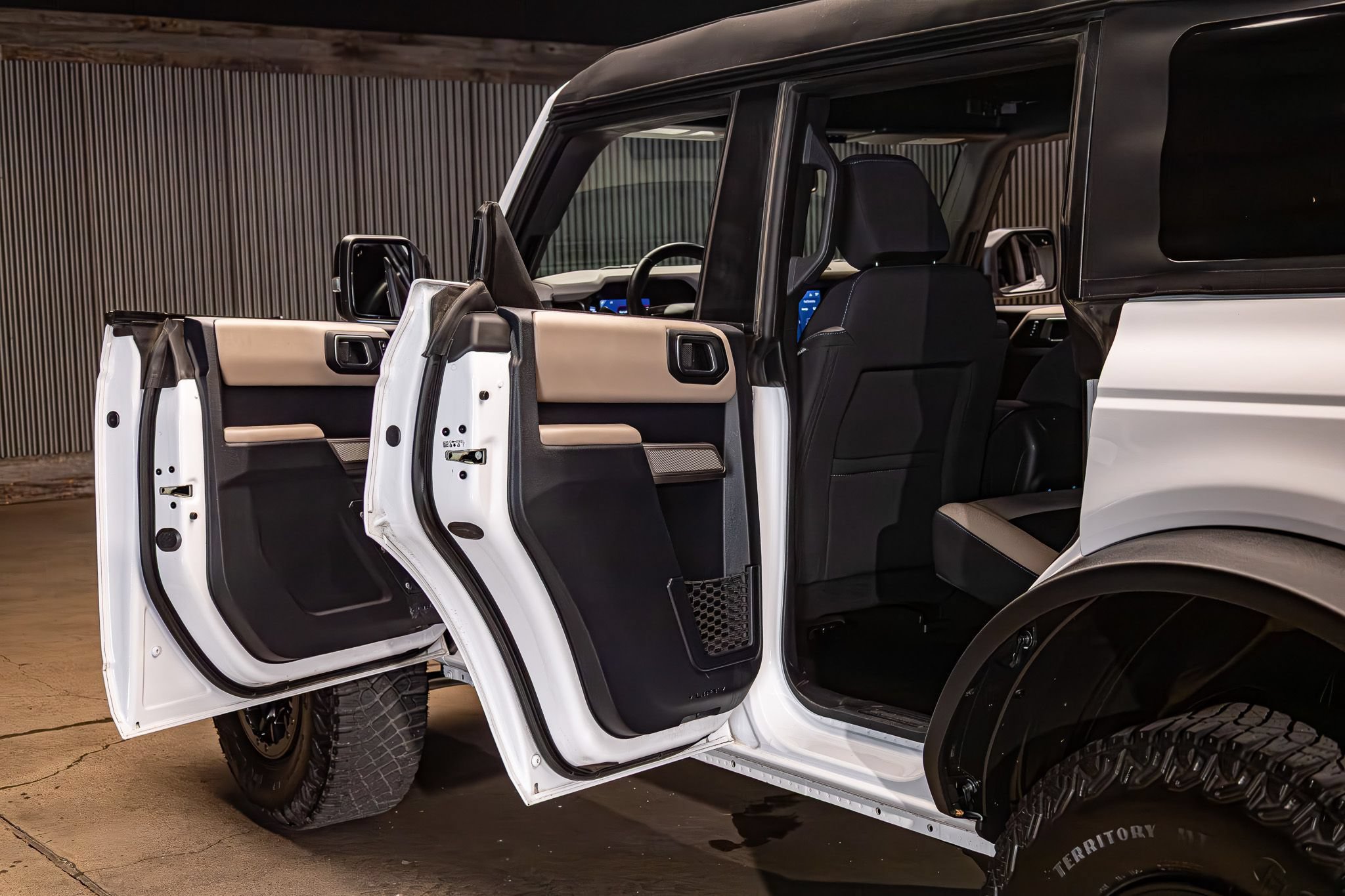 Used 2023 Ford Bronco Wildtrak AWD/4WD image 24