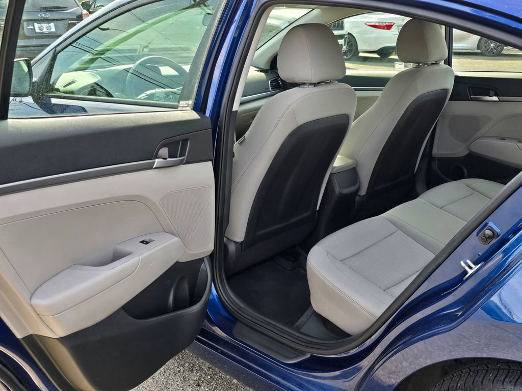 Used 2018 Hyundai Elantra SE FWD image 13