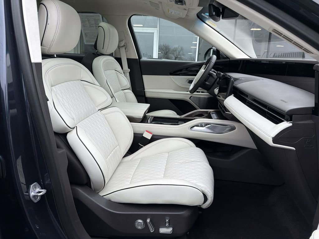 Used 2024 Lincoln Nautilus Black Label w/ Jet Appearance Package (87T) AWD/4WD image 28