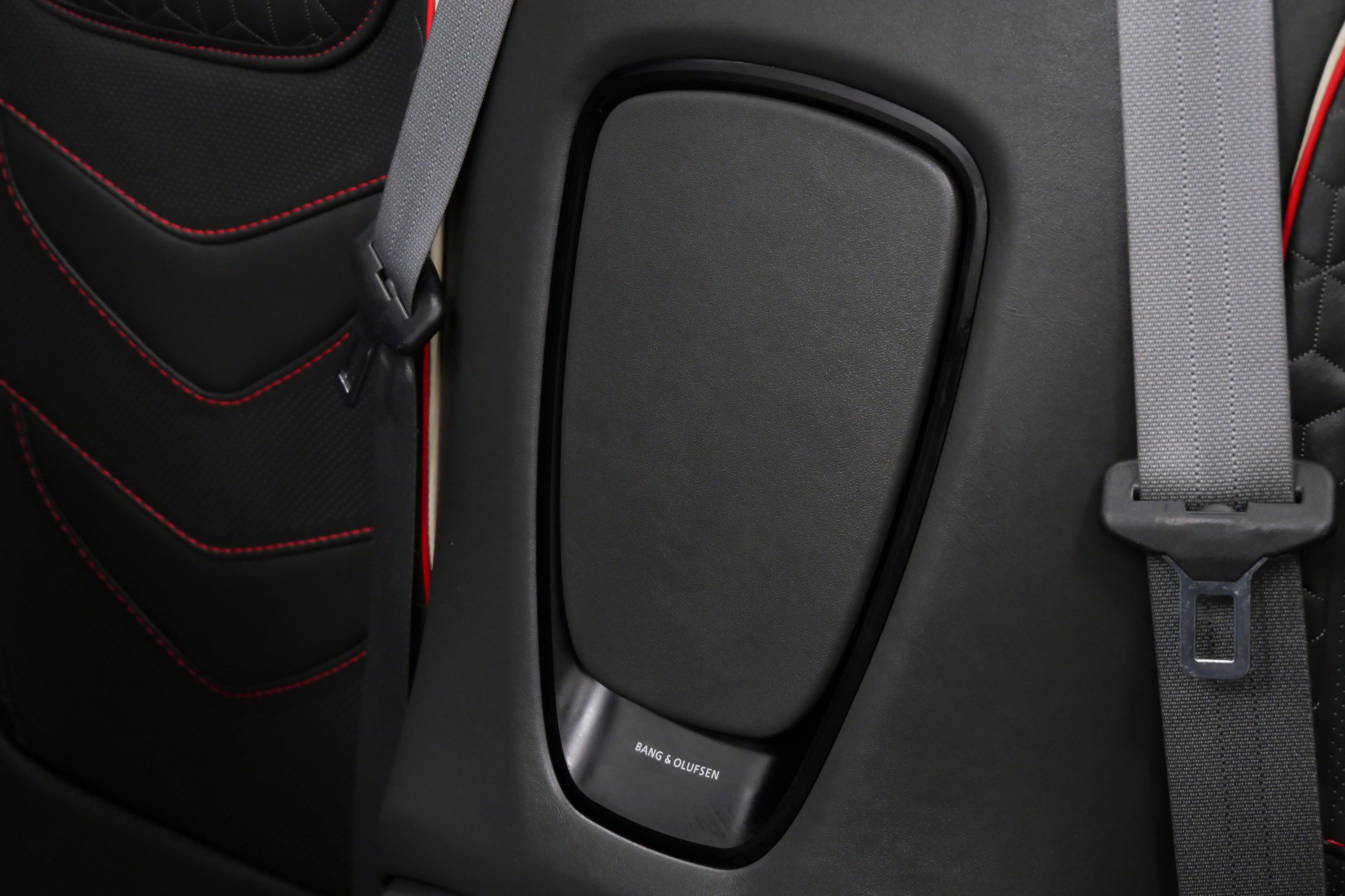 Used 2023 Aston Martin DBS Superleggera Volante image 39