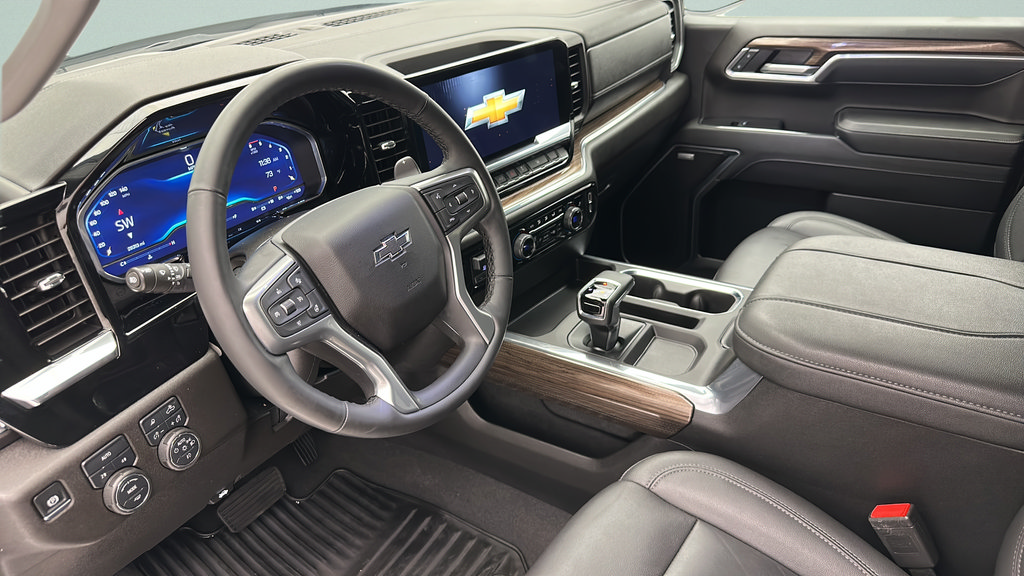Used 2025 Chevrolet Silverado 1500 RST w/ Convenience Package II AWD/4WD image 13