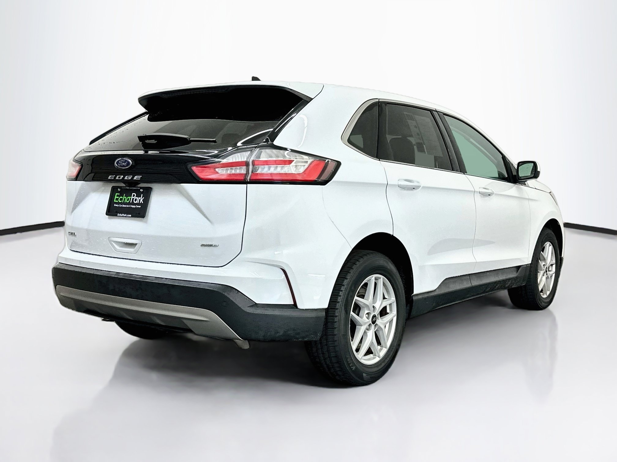 Used 2024 Ford Edge SEL AWD/4WD image 9
