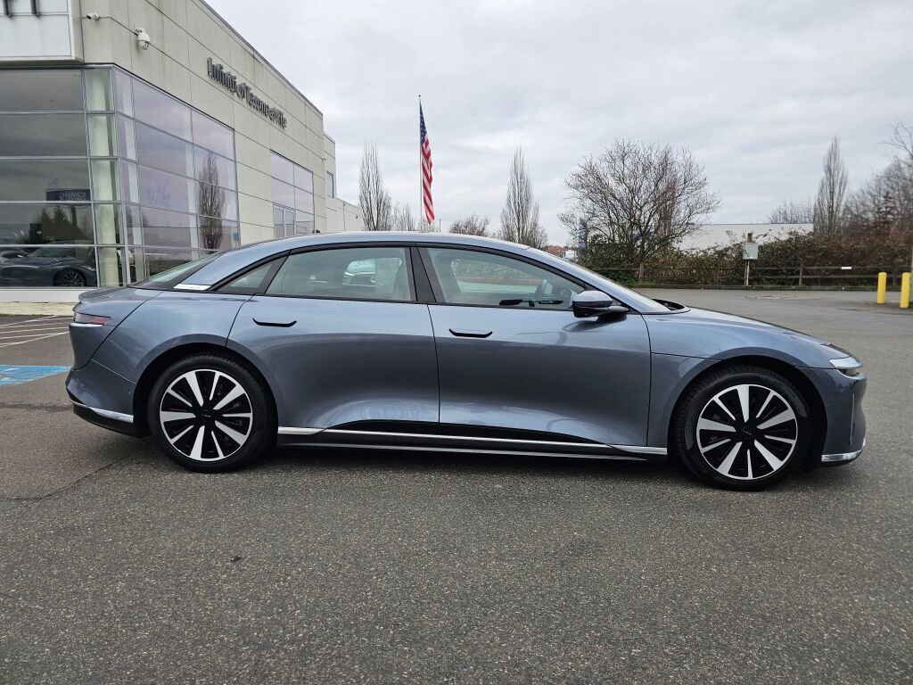 Used 2024 Lucid Air Touring image 8