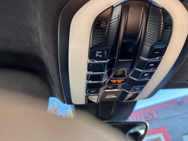 Used 2014 Porsche Panamera Turbo image 17