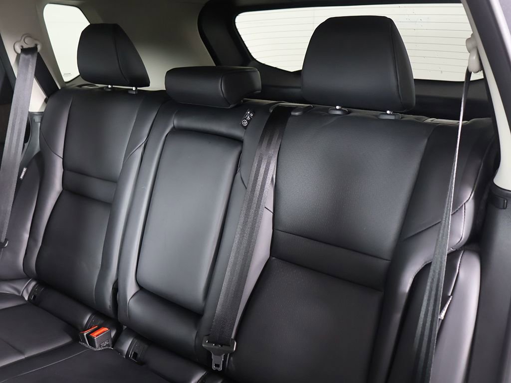 Used 2023 Nissan Rogue SV w/ SV Premium Package image 33