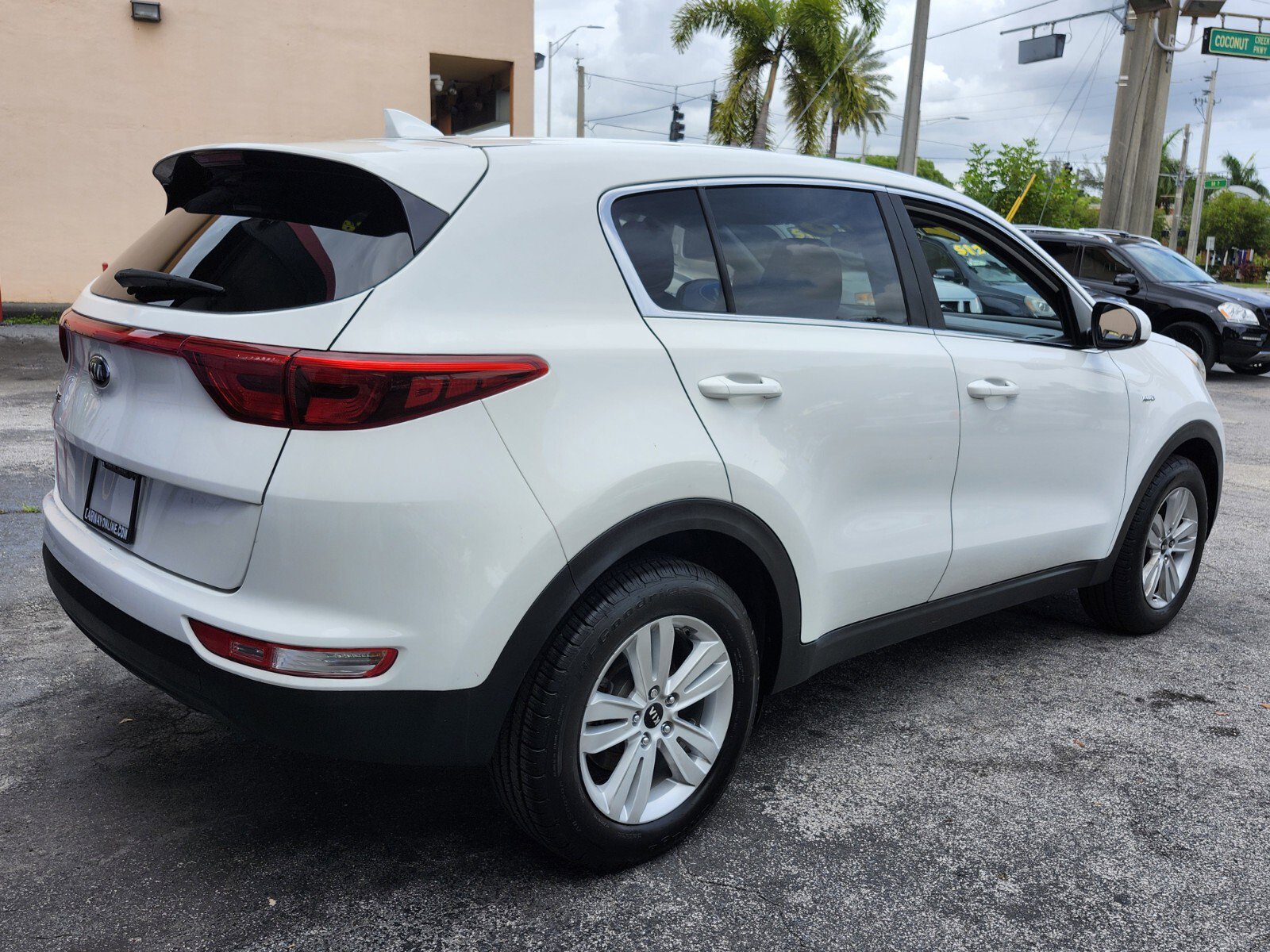 Used 2017 Kia Sportage LX image 11