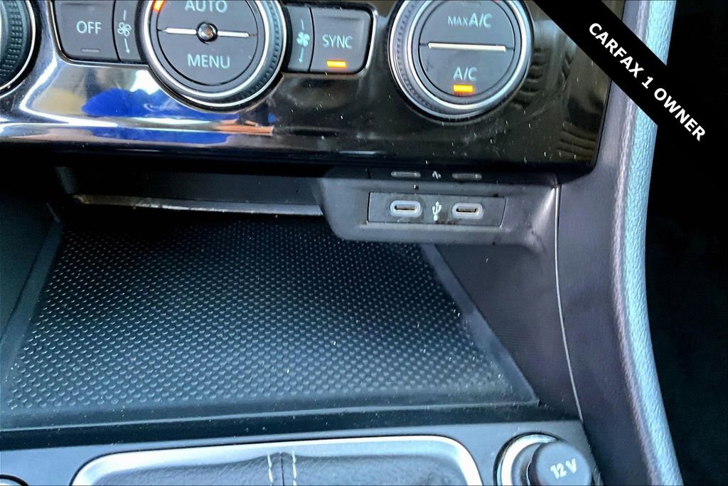 Used 2024 Volkswagen Jetta SE image 14