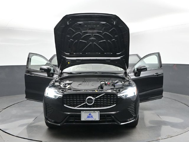 Used 2024 Volvo XC60 B5 Plus w/ Protection Package Premier AWD/4WD image 48