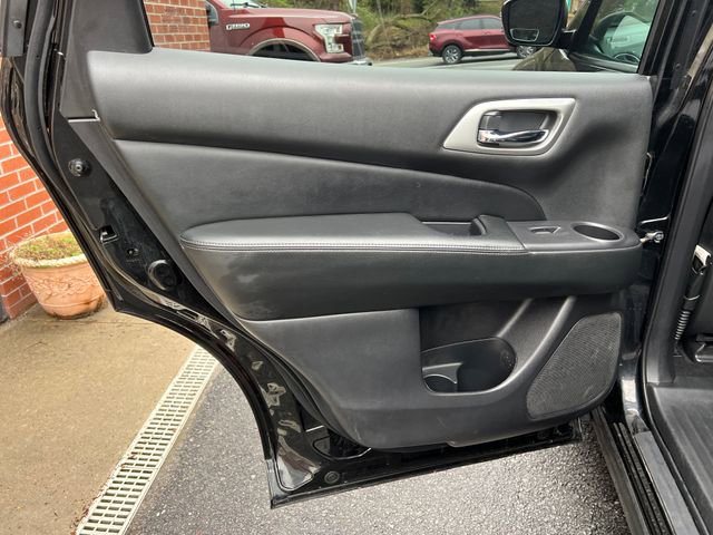 Used 2020 Nissan Pathfinder SL image 24
