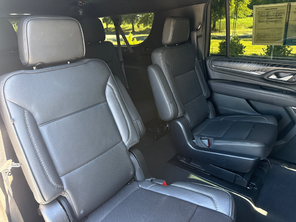 Used 2024 GMC Yukon XL Denali AWD/4WD image 31