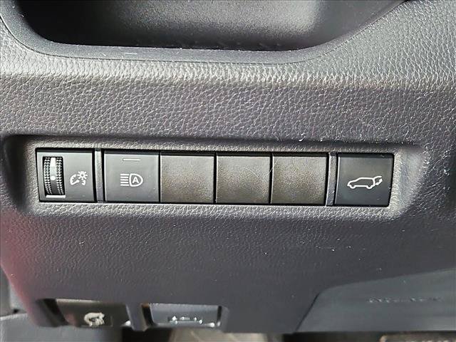 Used 2019 Toyota RAV4 XLE w/ Convenience Package FWD image 17