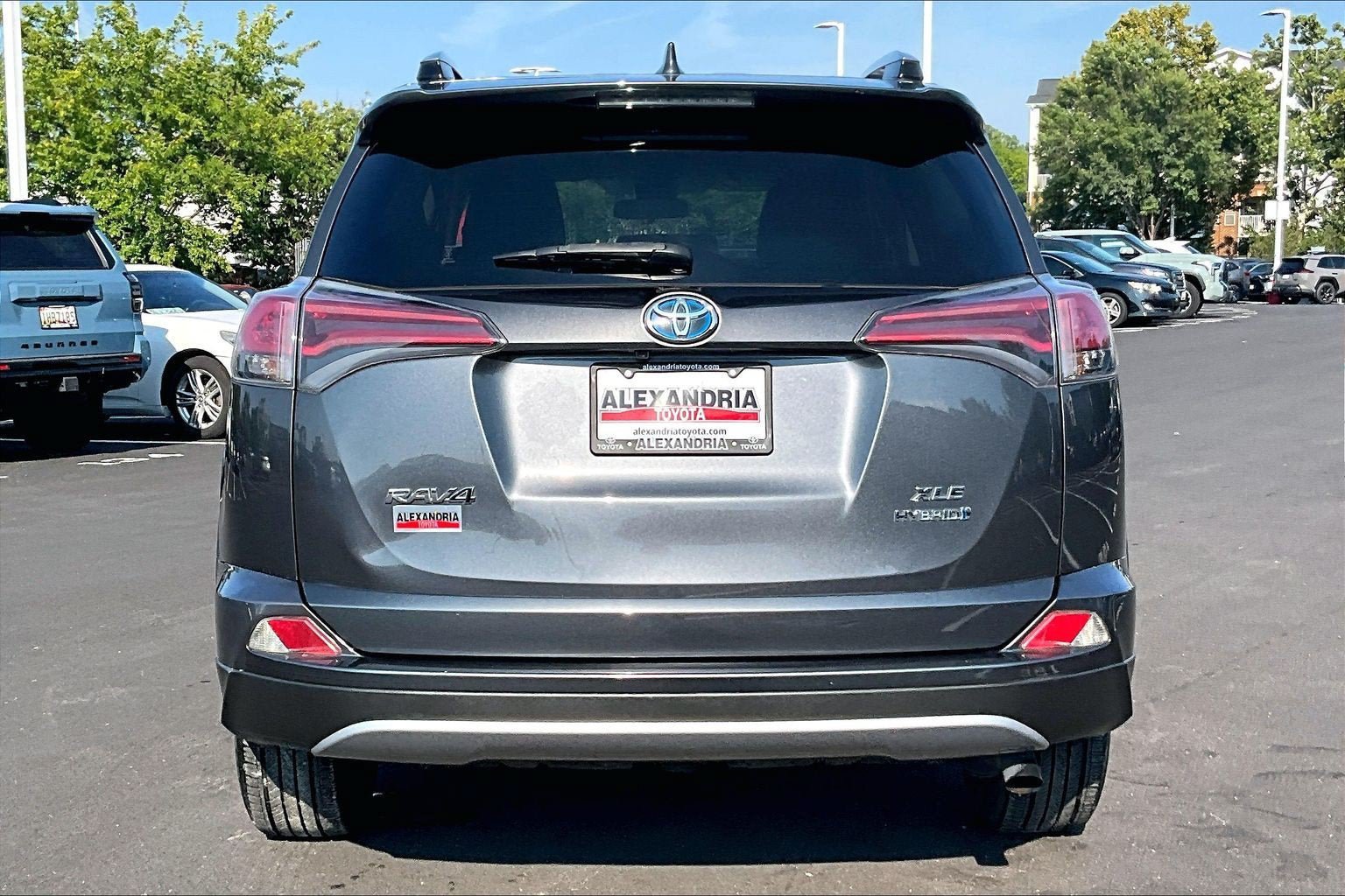 Used 2017 Toyota RAV4 XLE w/ Carpet Mat Package AWD/4WD image 4