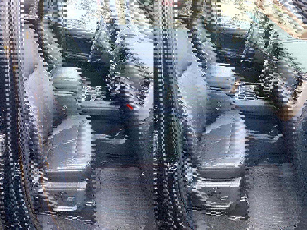 Used 2024 Ford Expedition XLT image 28