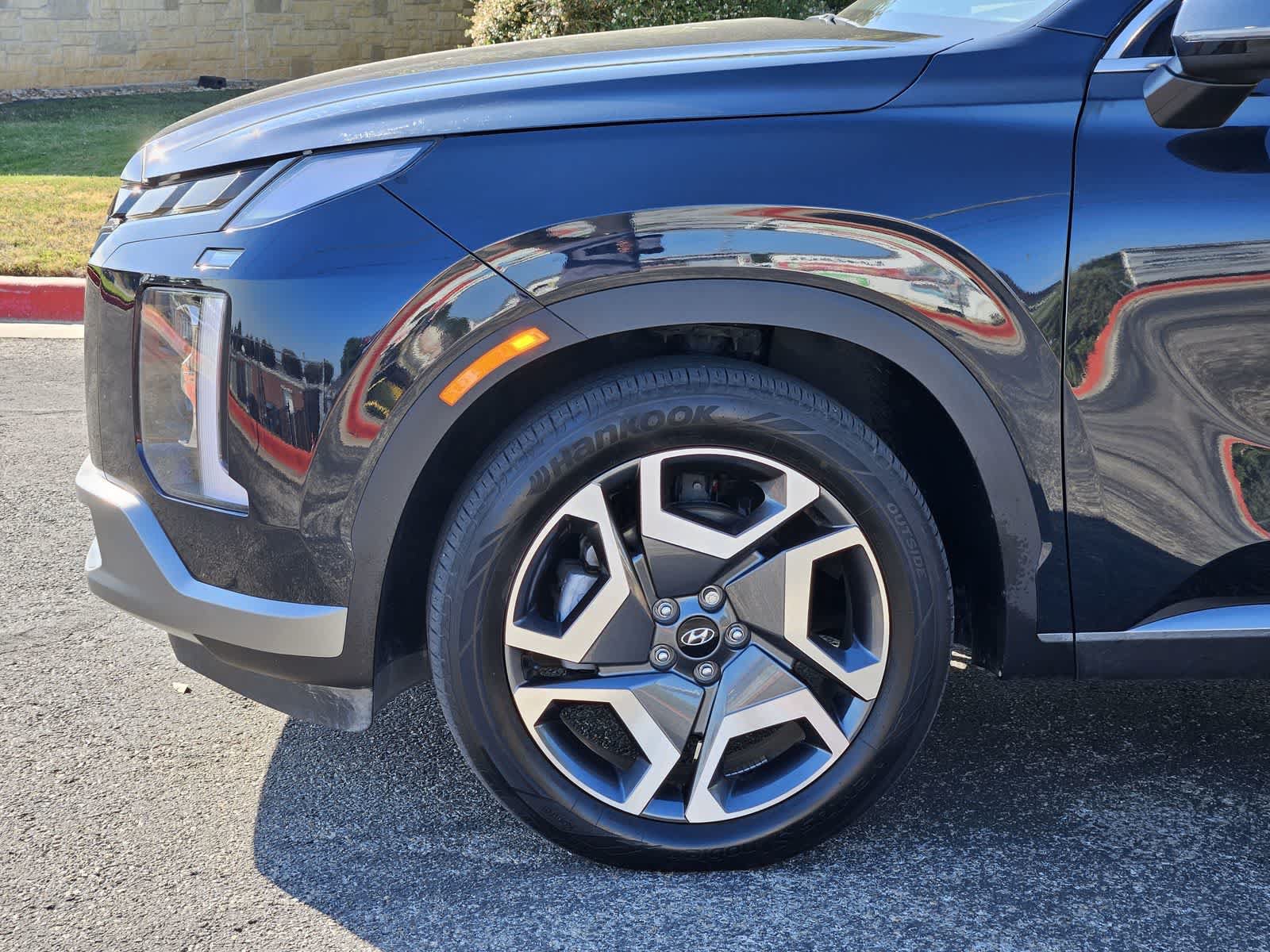 Used 2025 Hyundai Palisade Limited FWD image 8