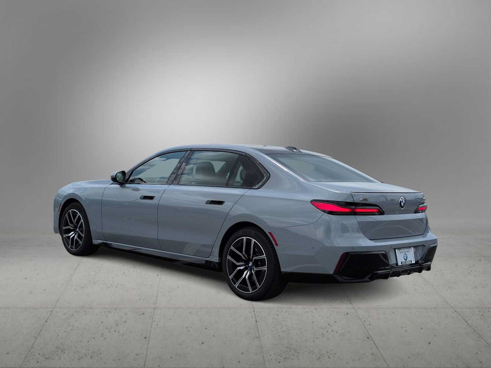 New 2025 BMW 740i xDrive AWD/4WD image 6