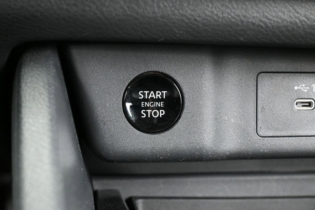 Used 2025 Nissan Rogue S FWD image 18