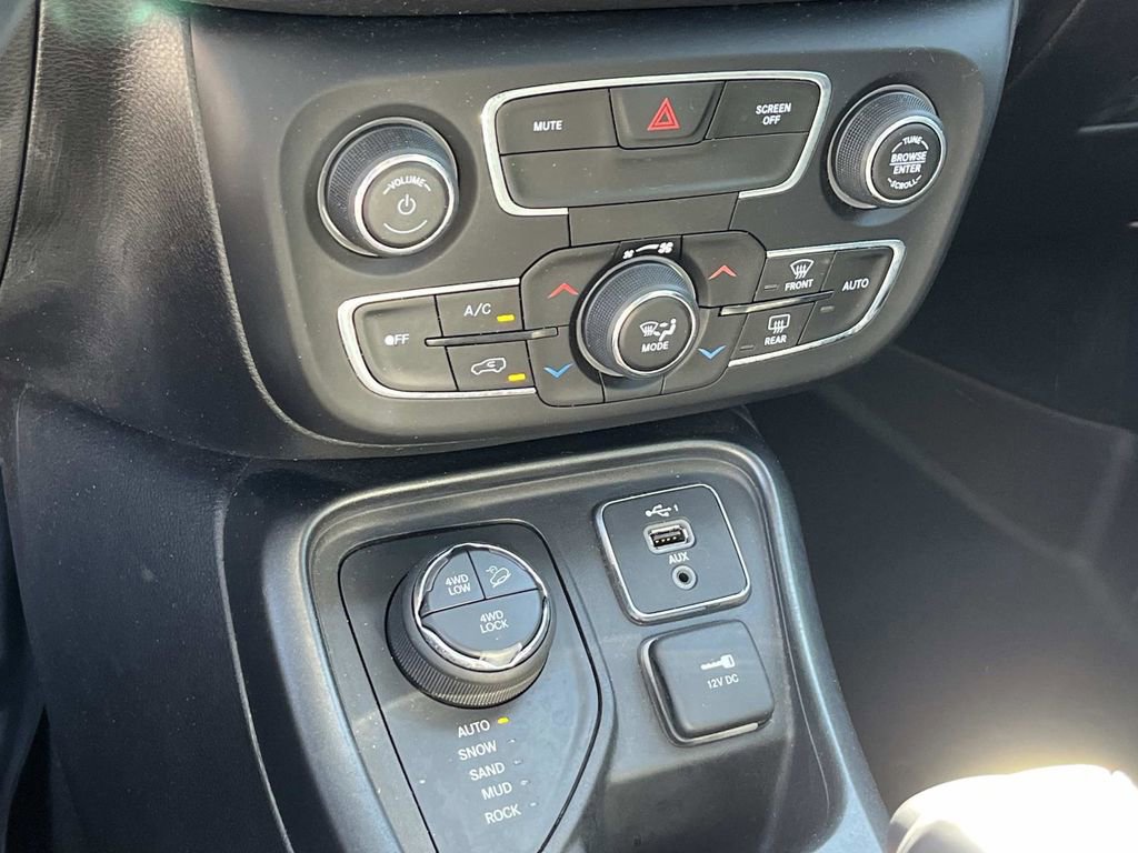 Used 2019 Jeep Compass Trailhawk image 30