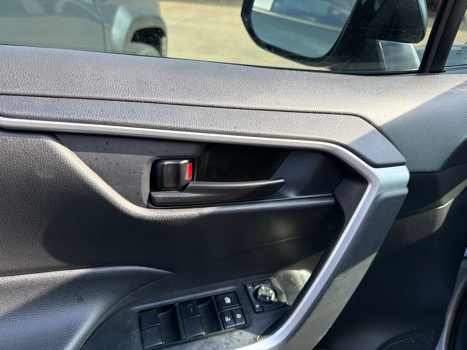 Used 2025 Toyota RAV4 LE FWD image 6