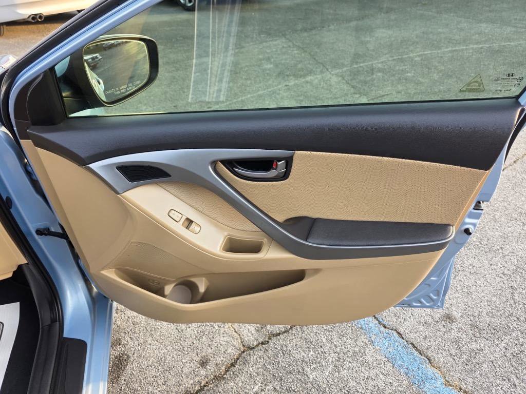 Used 2011 Hyundai Elantra Limited image 26