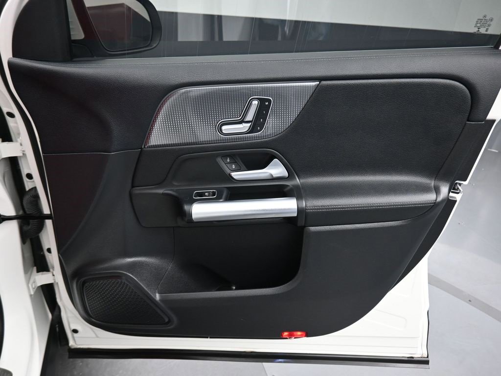 Used 2021 Mercedes-Benz GLA 250 image 40