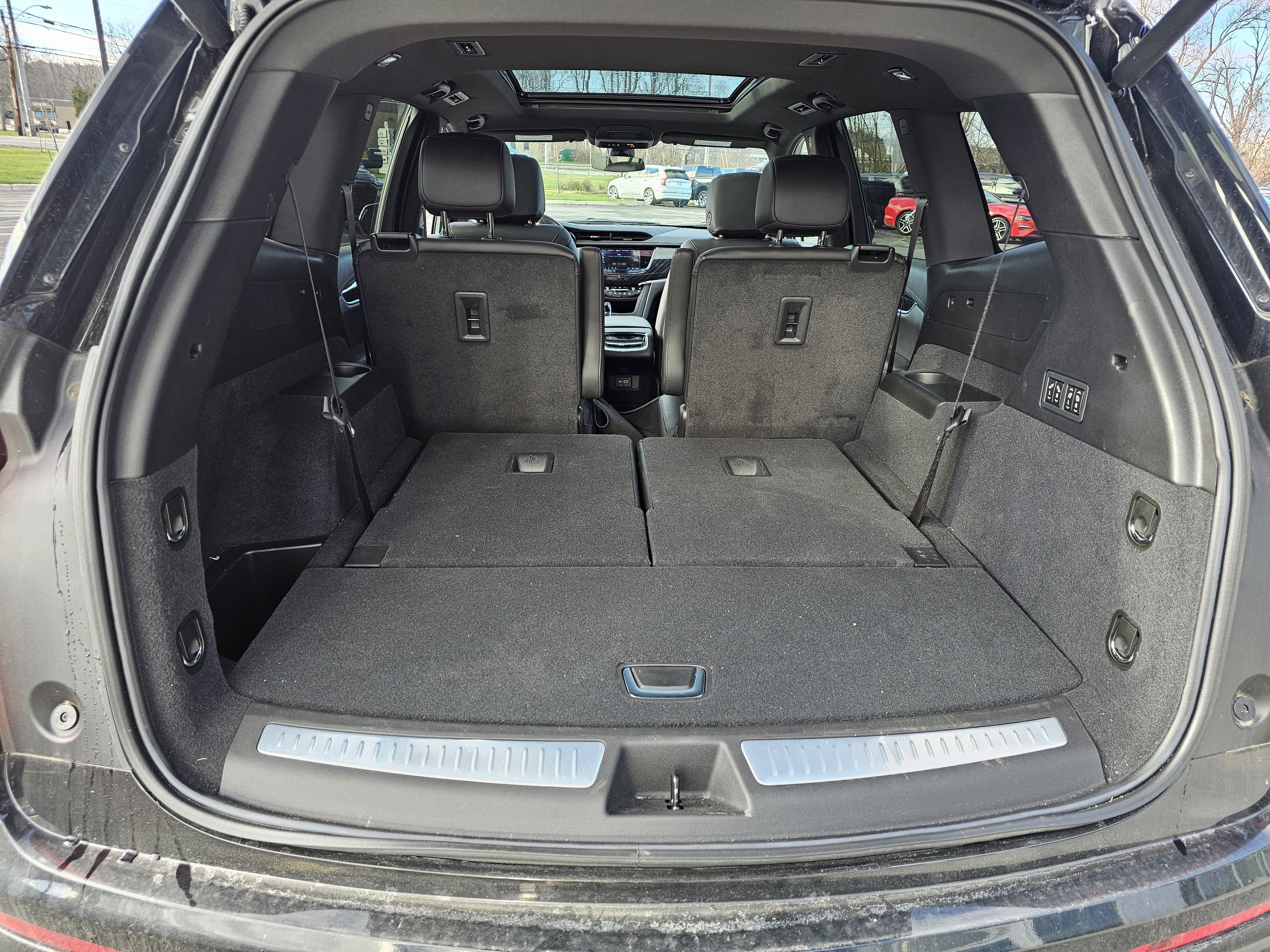 Used 2024 Cadillac XT6 Premium Luxury image 11