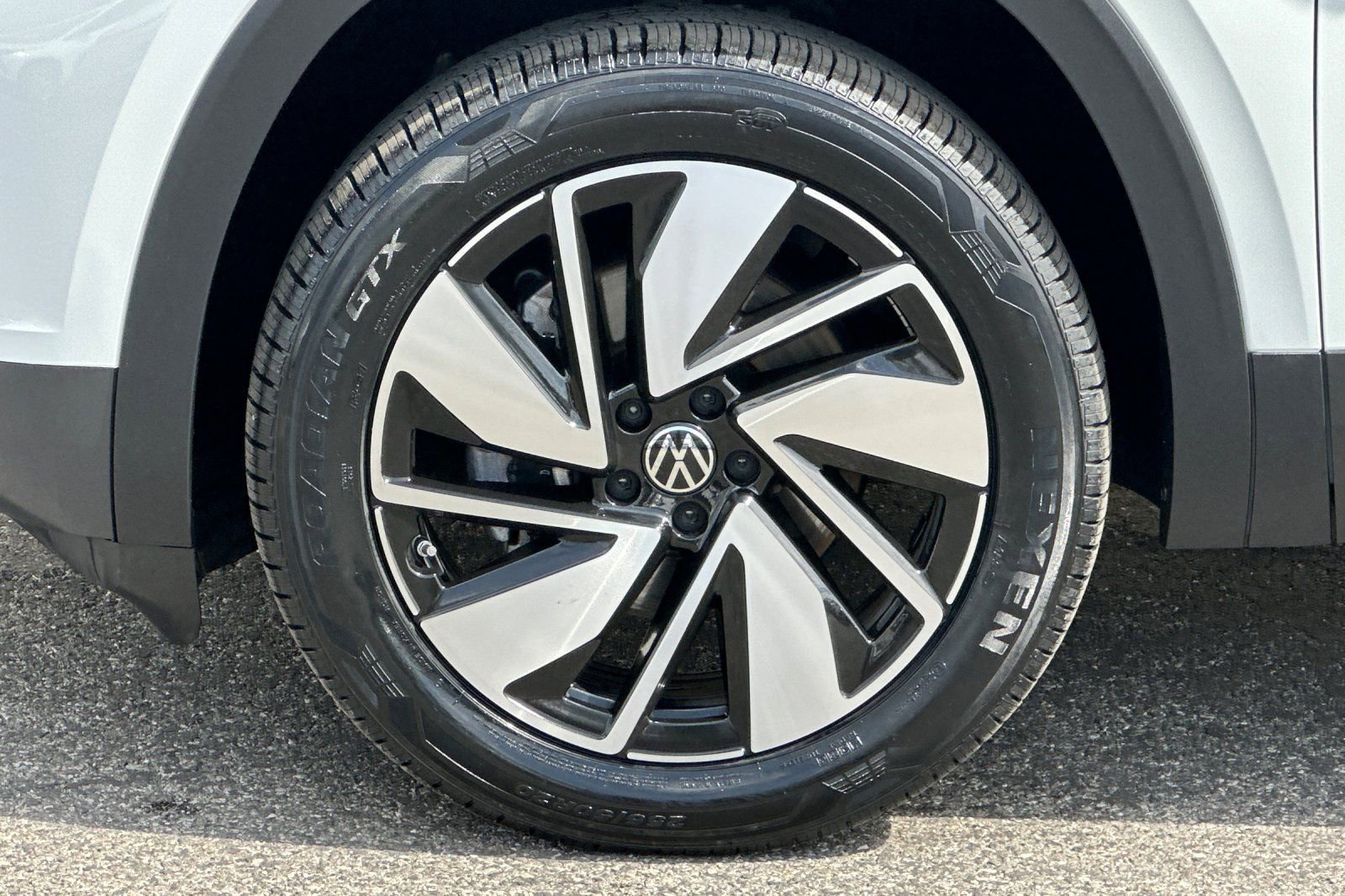 Used 2024 Volkswagen Atlas SE FWD image 37