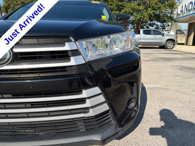 Used 2018 Toyota Highlander LE FWD image 9