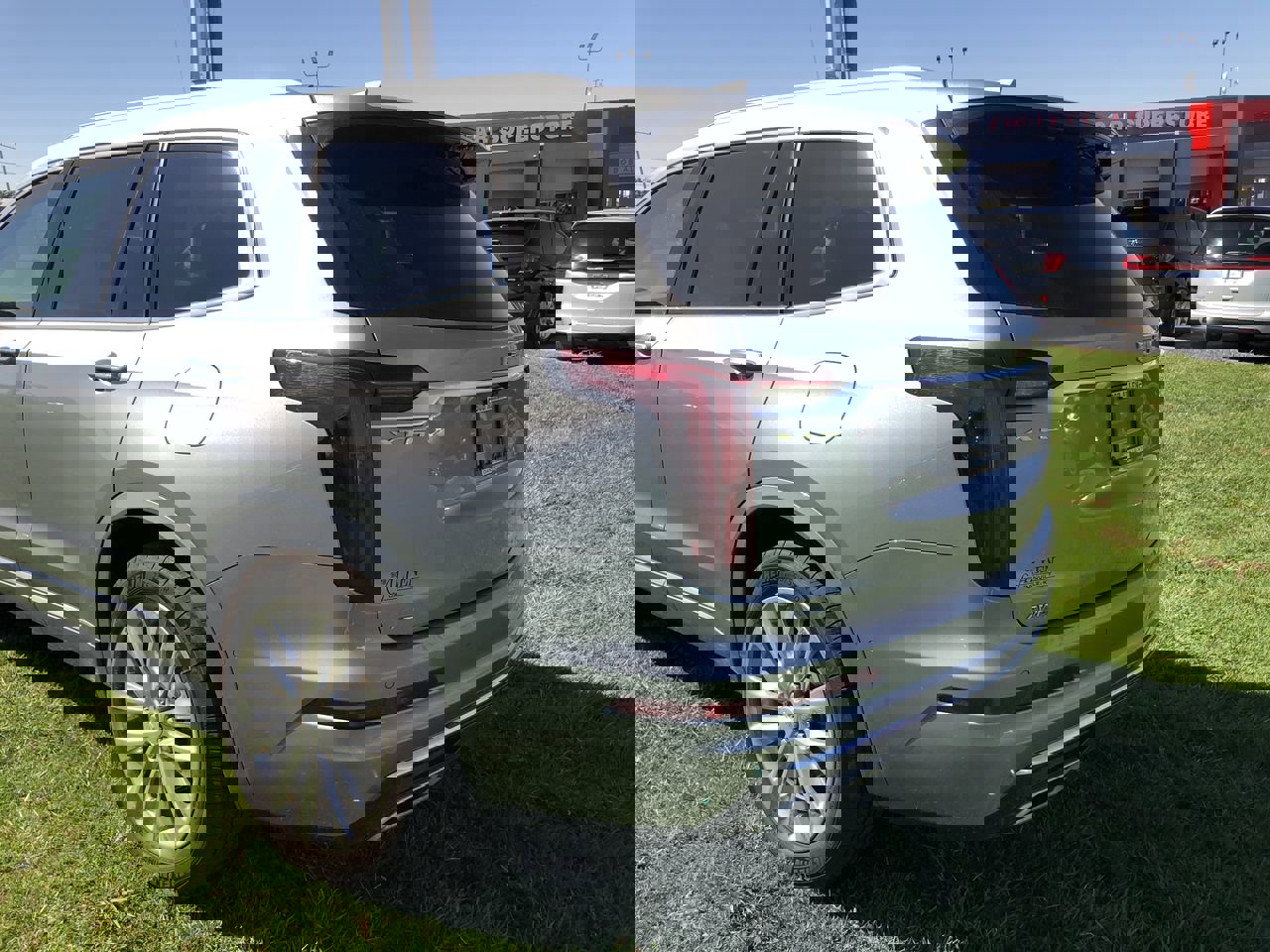 Used 2023 Cadillac XT6 Premium Luxury w/ Technology Package image 4