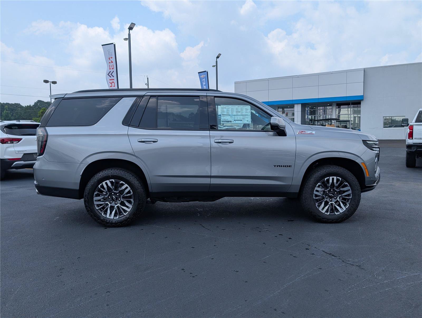 New 2026 Chevrolet Tahoe Z71 w/ Comfort Package AWD/4WD image 2