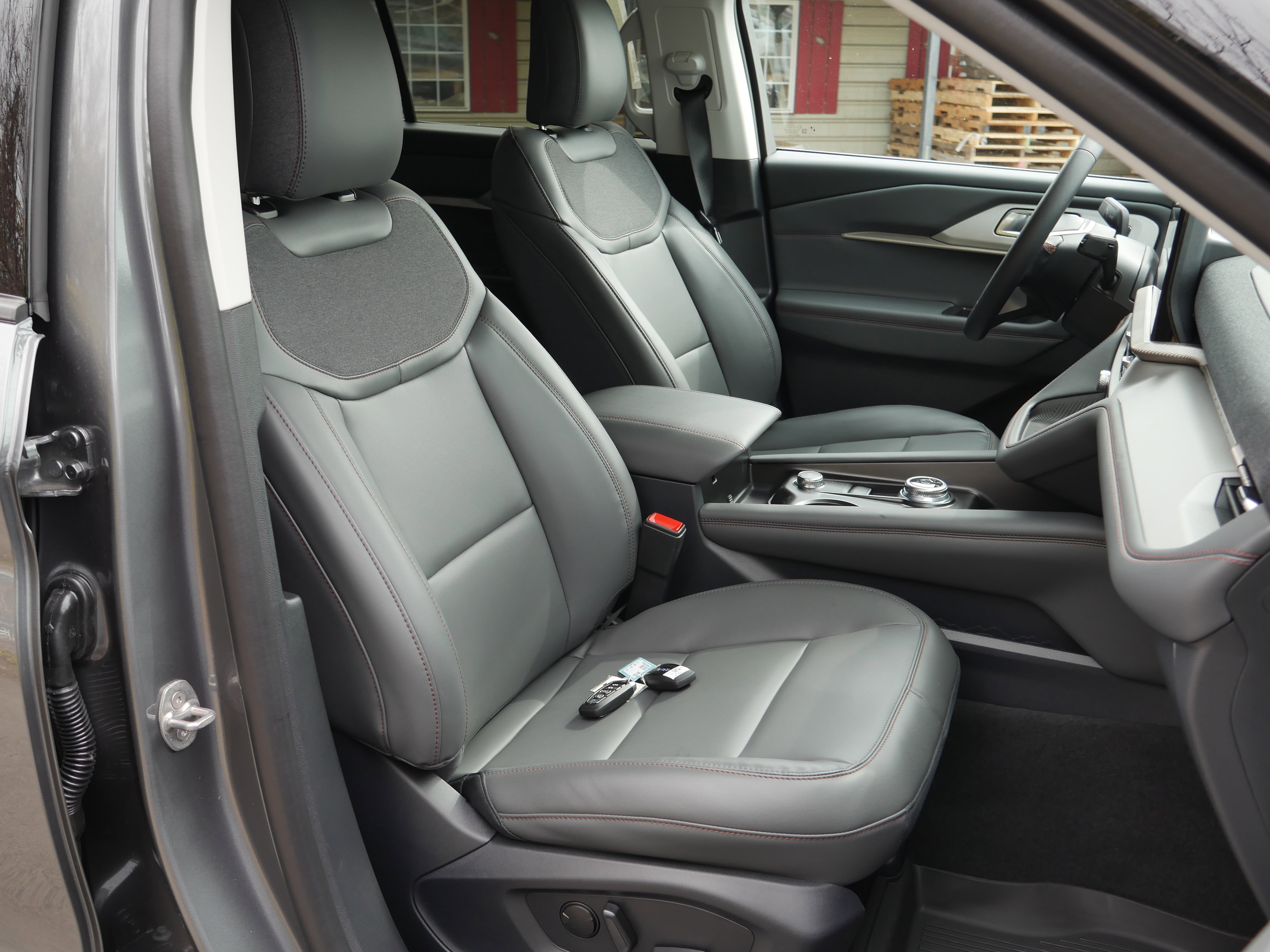New 2026 Ford Explorer Active w/ Active Comfort Package image 32