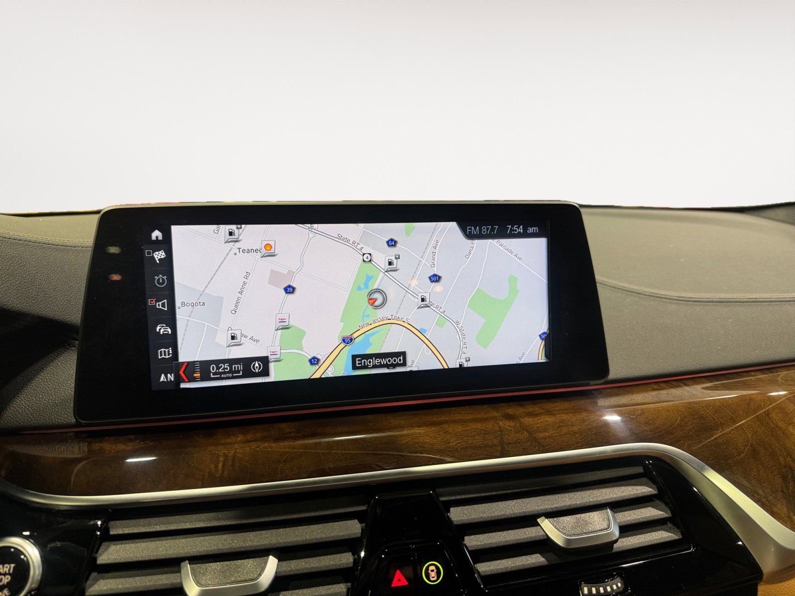 Used 2018 BMW 540i xDrive AWD/4WD image 28