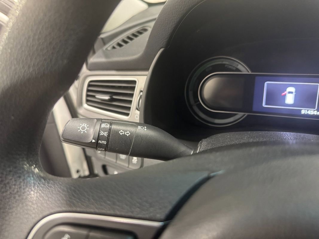 Used 2019 Kia Niro LX image 14