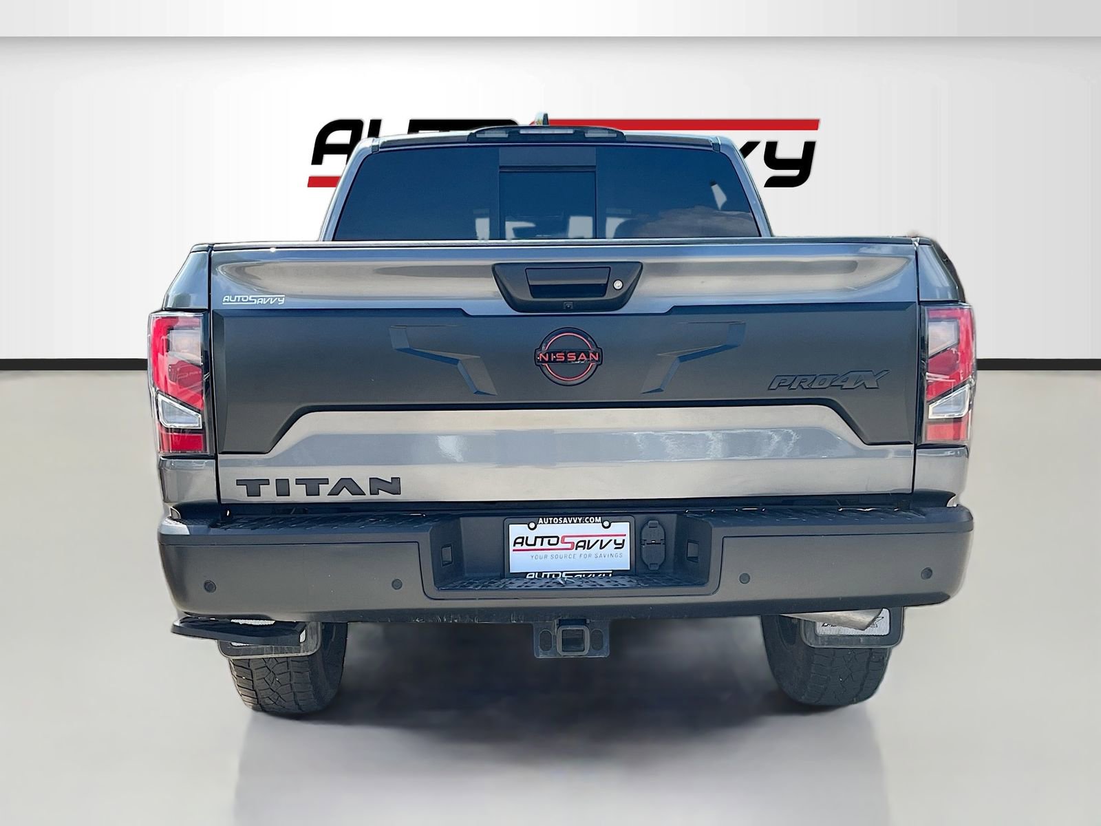 Used 2024 Nissan Titan PRO-4X w/ Pro-4x Convenience Package image 6